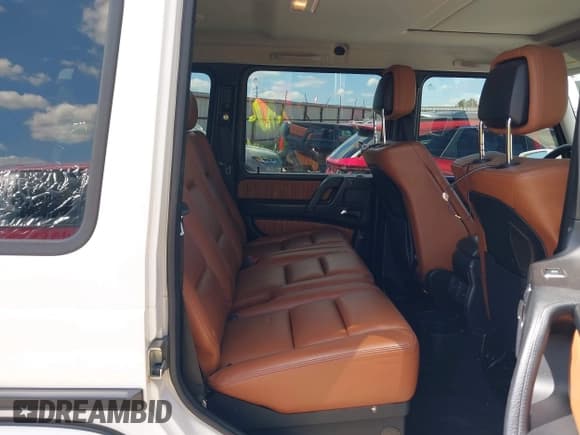 ✅ 2016 Mercedes-Benz G 550 • VIN: WDCYC3KF6GX246950 • Lot: 42349202. Wystawiony na IAAI z przebiegiem 72 810 mil. Bezpłatny archiwum sprzedaży aukcyjnych z USA i szczegółowy raport historii pojazdu na DreamBid. Zdjęcie 8.