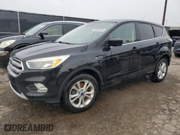 ✅ 2017 Ford Escape SE • VIN: 1FMCU9GD7HUB32428 • Lot: 61007525. Wystawiony na Copart z przebiegiem 154 744 mil. Bezpłatny archiwum sprzedaży aukcyjnych z USA i szczegółowy raport historii pojazdu na DreamBid. Zdjęcie 1.
