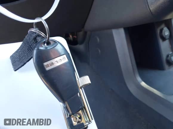 2010 Dodge Journey SE z VIN 3D4PG4FB2AT207958, wystawiony jako IAAI lot #43035194 z przebiegiem 120 227 mil mil oraz . Historia ofert i sprzedaży dostępna na DreamBid. Obrazek 11.