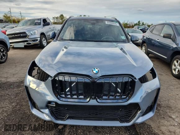 ✅ 2025 BMW X1 xDrive28i • VIN: WBX73EF05S5298211 • Лот: 86806095. Опубликован ранее на Copart с пробегом 4 176 миль. Бесплатный доступ к архиву аукционных продаж из США и подробный отчёт об истории автомобиля на DreamBid. Изображение 5.