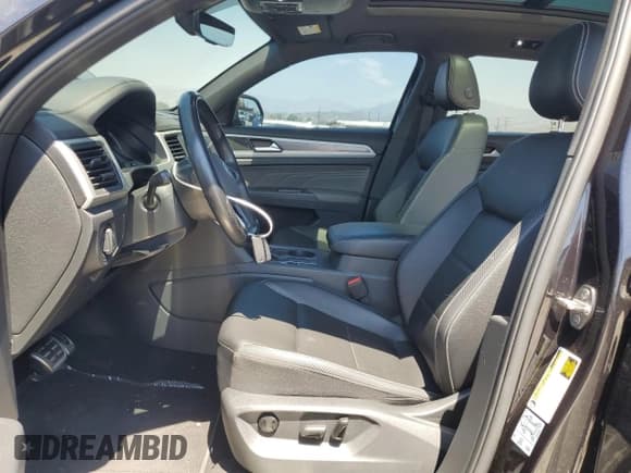 ✅ 2021 Volkswagen Atlas SE • VIN: 1V2PE2CA4MC224391 • Lot: 67951355. Listed on Copart with 60,596 mi. Free auction sales archive from the USA and detailed vehicle history report at DreamBid. Image 7.