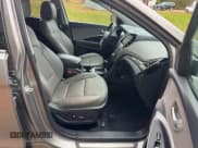 ✅ 2017 Hyundai Santa Fe 2.4L • VIN: 5NMZUDLB6HH016604 • Lot: 92721545. Listed on Copart with 126,698 mi. Free auction sales archive from the USA and detailed vehicle history report at DreamBid. Image 5.