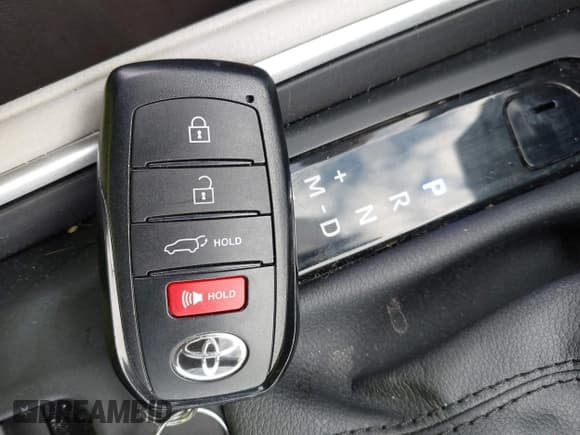 ✅ 2025 Toyota Highlander Platinum • VIN: 5TDAAAB58SS090322 • Лот: 43469081. Опубликован ранее на IAAI с пробегом 8 141 миль. Бесплатный доступ к архиву аукционных продаж из США и подробный отчёт об истории автомобиля на DreamBid. Изображение 11.