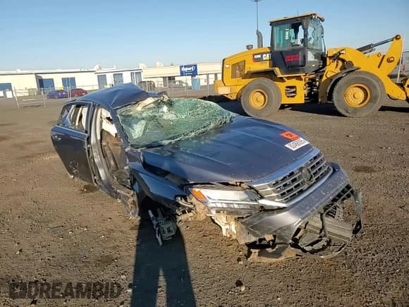 ✅ 2020 Volkswagen Passat SE • VIN: 1VWSA7A39LC009612 • Lot: 82468095. Listed on Copart with Not provided. Free auction sales archive from the USA and detailed vehicle history report at DreamBid. Image 12.