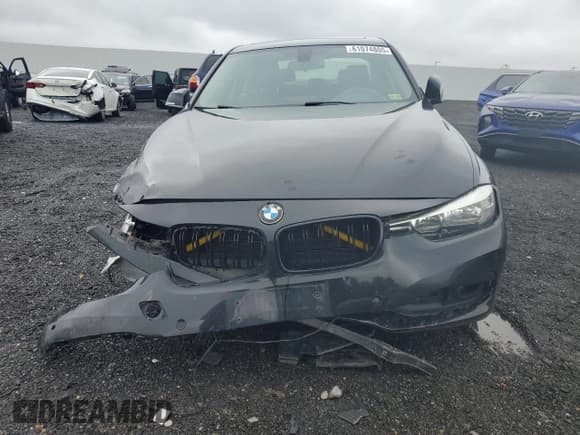 ✅ 2017 BMW 3 Series 320i xDrive • VIN: WBA8A3C34HA067209 • Lot: 61074805. Wystawiony na Copart z przebiegiem 93 838 mil. Bezpłatny archiwum sprzedaży aukcyjnych z USA i szczegółowy raport historii pojazdu na DreamBid. Zdjęcie 5.