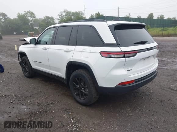 ✅ 2025 Jeep Grand Cherokee Altitude X • VIN: 1C4RJHAG1SC270046 • Лот: 42517002. Опубликован ранее на IAAI с пробегом 8 415 миль. Бесплатный доступ к архиву аукционных продаж из США и подробный отчёт об истории автомобиля на DreamBid. Изображение 3.