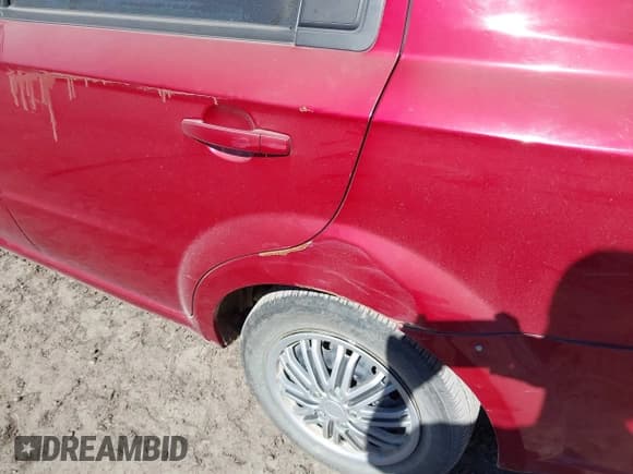 ✅ 2011 Chevrolet Aveo 1LT • VIN: KL1TD5DE2BB135242 • Lot: 41676694. Wystawiony na IAAI z przebiegiem 131 137 mil. Bezpłatny archiwum sprzedaży aukcyjnych z USA i szczegółowy raport historii pojazdu na DreamBid. Zdjęcie 6.