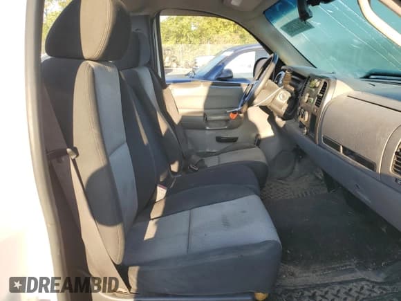 ✅ 2007 Chevrolet Silverado 2500HD Work Truck • VIN: 1GCHC24K67E539771 • Lot: 71622395. Wystawiony na Copart z przebiegiem 160 011 mil. Bezpłatny archiwum sprzedaży aukcyjnych z USA i szczegółowy raport historii pojazdu na DreamBid. Zdjęcie 10.