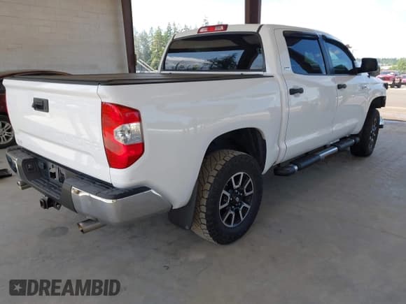 ✅ 2015 Toyota Tundra SR5 • VIN: 5TFDW5F18FX441940 • Лот: 42443960. Опубликован ранее на IAAI с пробегом 102 619 миль. Бесплатный доступ к архиву аукционных продаж из США и подробный отчёт об истории автомобиля на DreamBid. Изображение 4.