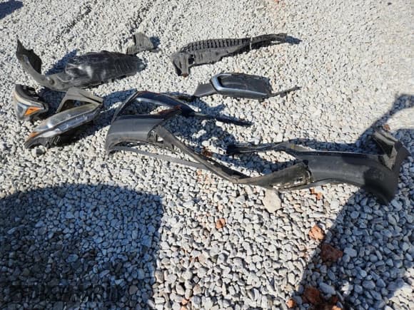 ✅ 2018 Hyundai Santa Fe 2.4L • VIN: 5XYZT3LBXJG557958 • Лот: 84626925. Опубликован ранее на Copart с пробегом 133 504 миль. Бесплатный доступ к архиву аукционных продаж из США и подробный отчёт об истории автомобиля на DreamBid. Изображение 12.