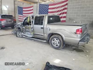 ✅ 2001 Chevrolet S-10 LS • VIN: 1GCDT13W11K222082 • Лот: 62050314. Опубликован ранее на Copart с пробегом Не указан. Бесплатный доступ к архиву аукционных продаж из США и подробный отчёт об истории автомобиля на DreamBid. Изображение 2.