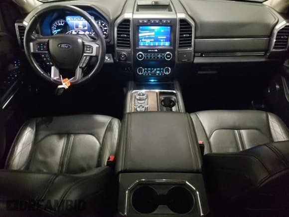 ✅ 2020 Ford Expedition Max Platinum • VIN: 1FMJK1MT4LEA15502 • Лот: 68522645. Опубликован ранее на Copart с пробегом 47 190 миль. Бесплатный доступ к архиву аукционных продаж из США и подробный отчёт об истории автомобиля на DreamBid. Изображение 8.