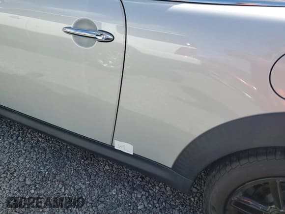 ✅ 2013 MINI Roadster S • VIN: WMWSY3C55DT593964 • Lot: 76834464. Wystawiony na Copart z przebiegiem 61 536 mil. Bezpłatny archiwum sprzedaży aukcyjnych z USA i szczegółowy raport historii pojazdu na DreamBid. Zdjęcie 12.