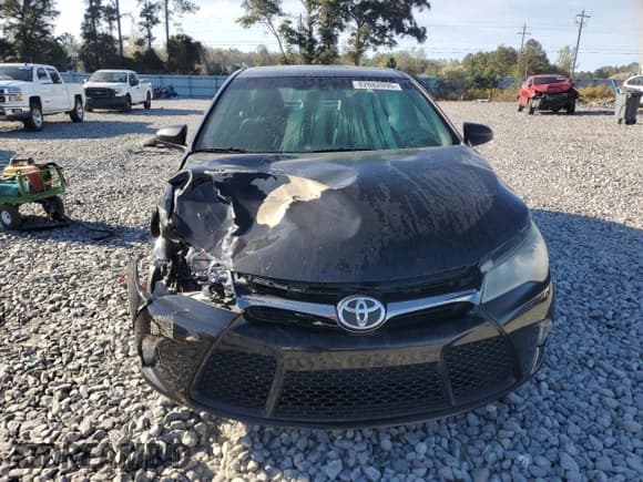 ✅ 2017 Toyota Camry SE • VIN: 4T1BF1FK3HU327272 • Лот: 82682095. Опубликован ранее на Copart с пробегом 195 310 миль. Бесплатный доступ к архиву аукционных продаж из США и подробный отчёт об истории автомобиля на DreamBid. Изображение 5.