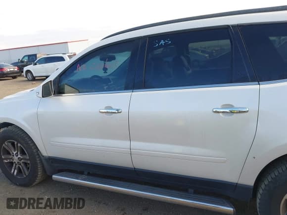 ✅ 2015 Chevrolet Traverse LT • VIN: 1GNKVHKD3FJ145696 • Lot: 43502647. Wystawiony na IAAI z przebiegiem 176 362 mil. Bezpłatny archiwum sprzedaży aukcyjnych z USA i szczegółowy raport historii pojazdu na DreamBid. Zdjęcie 15.