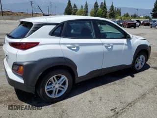 ✅ 2021 Hyundai Kona SE • VIN: KM8K12AA4MU601821 • Лот: 58746413. Опубликован ранее на Copart с пробегом 17 702 миль. Бесплатный доступ к архиву аукционных продаж из США и подробный отчёт об истории автомобиля на DreamBid. Изображение 3.