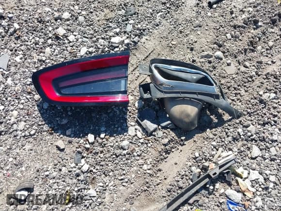 ✅ 2020 Dodge Charger SXT • VIN: 2C3CDXBG5LH211428 • Lot: 43094942. Wystawiony na IAAI z przebiegiem 105 934 mil. Bezpłatny archiwum sprzedaży aukcyjnych z USA i szczegółowy raport historii pojazdu na DreamBid. Zdjęcie 12.