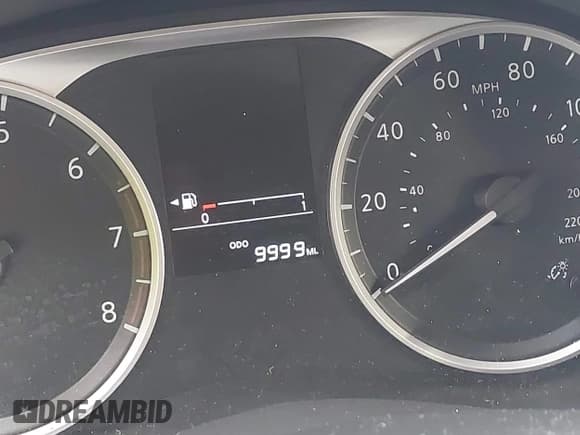 ✅ 2024 Nissan Versa S • VIN: 3N1CN8DV7RL905714 • Лот: 43747834. Опубликован ранее на IAAI с пробегом 9 999 миль. Бесплатный доступ к архиву аукционных продаж из США и подробный отчёт об истории автомобиля на DreamBid. Изображение 7.