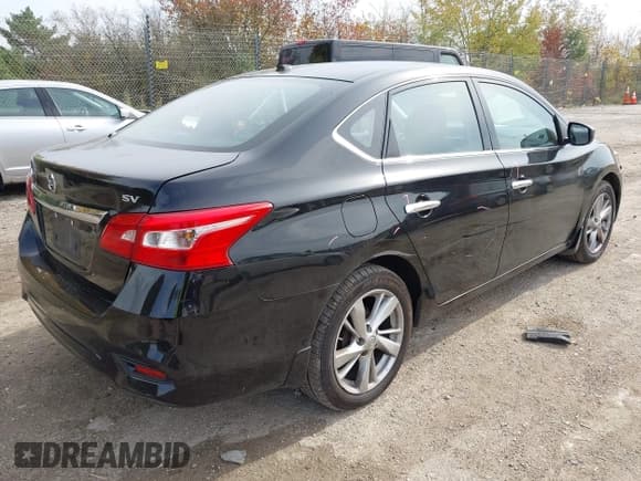 ✅ 2017 Nissan Sentra S • VIN: 3N1AB7AP3HY240327 • Lot: 43484925. Listed on IAAI with 124,900 mi. Free auction sales archive from the USA and detailed vehicle history report at DreamBid. Image 4.