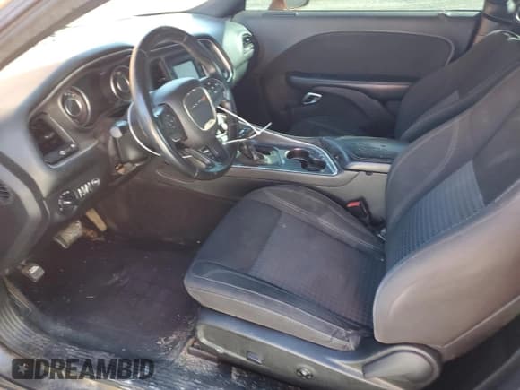 ✅ 2016 Dodge Challenger SXT • VIN: 2C3CDZAG9GH157635 • Lot: 82698255. Wystawiony na Copart z przebiegiem 168 080 mil. Bezpłatny archiwum sprzedaży aukcyjnych z USA i szczegółowy raport historii pojazdu na DreamBid. Zdjęcie 7.