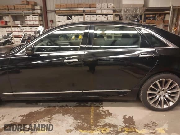 ✅ 2017 Cadillac CT6 Luxury AWD • VIN: 1G6KD5RS2HU168017 • Lot: 43853303. Listed on IAAI with 180,073 mi. Free auction sales archive from the USA and detailed vehicle history report at DreamBid. Image 14.