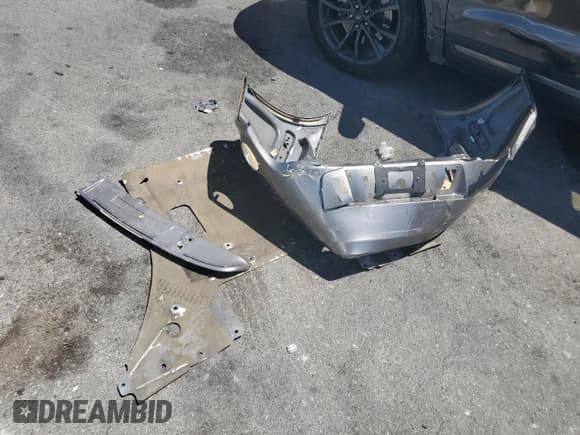 ✅ 2007 Aston Martin Vantage • VIN: SCFBF04B27GD06691 • Лот: 60060835. Опубликован ранее на Copart с пробегом 17 988 миль. Бесплатный доступ к архиву аукционных продаж из США и подробный отчёт об истории автомобиля на DreamBid. Изображение 12.