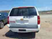 2014 Chevrolet Suburban LT z VIN 1GNSKJE70ER202460, wystawiony jako IAAI lot #42090452 z przebiegiem 181 450 mil mil oraz . Historia ofert i sprzedaży dostępna na DreamBid. Obrazek 16.