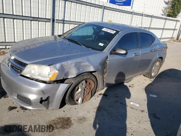 ✅ 2013 Dodge Avenger SE • VIN: 1C3CDZAB9DN755893 • Lot: 41637425. Wystawiony na Copart z przebiegiem 128 243 mil. Bezpłatny archiwum sprzedaży aukcyjnych z USA i szczegółowy raport historii pojazdu na DreamBid. Zdjęcie 1.