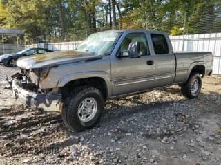 2006 Chevrolet Silverado 2500HD LT1 с VIN 1GCHK29D26E164070, выставлен на аукционе Copart как лот 90705675 с пробегом Не указан миль и На запчасти • Non repairable. История ставок и продаж доступна на DreamBid. Изображение 1.