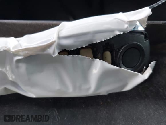 ✅ 2011 Volkswagen Touareg Sport • VIN: WVGFF9BP7BD000799 • Лот: 42178489. Опубликован ранее на IAAI с пробегом 217 658 миль. Бесплатный доступ к архиву аукционных продаж из США и подробный отчёт об истории автомобиля на DreamBid. Изображение 11.