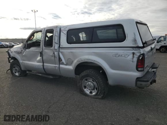 ✅ 2007 Ford F-250 XL • VIN: 1FTSX21557EA32840 • Lot: 90320135. Listed on Copart with 136,179 mi. Free auction sales archive from the USA and detailed vehicle history report at DreamBid. Image 2.