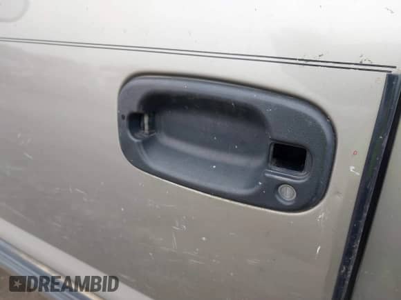 ✅ 2001 Chevrolet Silverado 1500 LT • VIN: 2GCEC19T711249322 • Lot: 41556311. Wystawiony na IAAI z przebiegiem 200 237 mil mil. Skorzystaj z bezpłatnego archiwum sprzedaży aukcyjnych z USA i zobacz szczegółowy raport historii pojazdu na DreamBid. Zdjęcie 14.