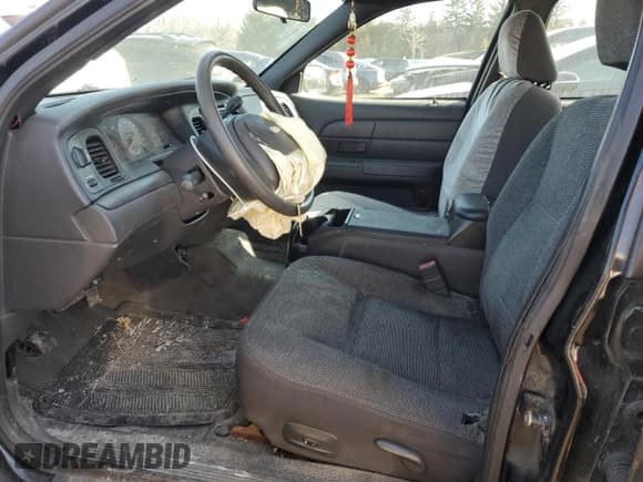 ✅ 2003 Ford Police Interceptor Street Appear • VIN: 2FAFP71W93X220363 • Lot: 47946485. Listed on Copart with 262,883 mi. Free auction sales archive from the USA and detailed vehicle history report at DreamBid. Image 7.