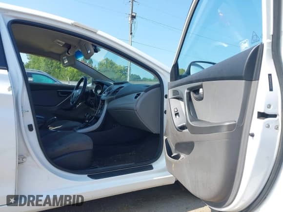✅ 2016 Hyundai Elantra SE • VIN: 5NPDH4AE2GH721252 • Lot: 42959277. Listed on IAAI with 177,936 mi. Free auction sales archive from the USA and detailed vehicle history report at DreamBid. Image 20.
