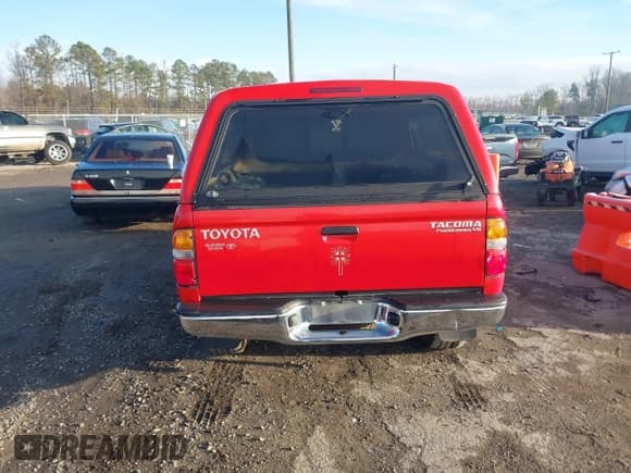 ✅ 2003 Toyota Tacoma PreRunner • VIN: 5TESN92N63Z239175 • Lot: 43815117. Listed on IAAI with 186,026 mi. Free auction sales archive from the USA and detailed vehicle history report at DreamBid. Image 16.