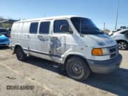 ✅ 2000 Dodge RAM • VIN: 2B7HB11Y4YK114102 • Lot: 90293575. Wystawiony na Copart z przebiegiem 191 969 mil. Bezpłatny archiwum sprzedaży aukcyjnych z USA i szczegółowy raport historii pojazdu na DreamBid. Zdjęcie 4.