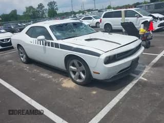 ✅ 2013 Dodge Challenger SXT • VIN: 2C3CDYAG1DH653521 • Lot: 42400304. Wystawiony na IAAI z przebiegiem 234 261 mil. Bezpłatny archiwum sprzedaży aukcyjnych z USA i szczegółowy raport historii pojazdu na DreamBid. Zdjęcie 1.