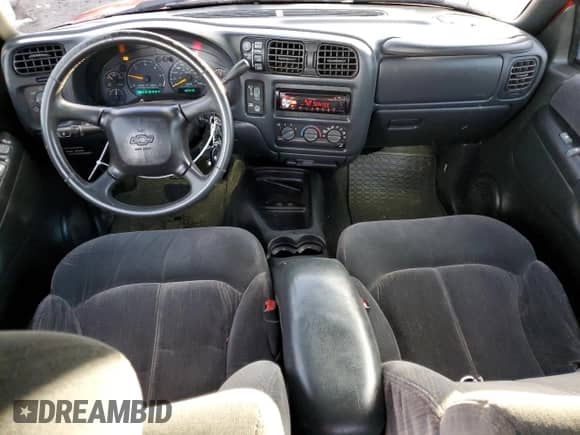 2001 Chevrolet Blazer LT with VIN 1GNDT13W012200758, listed as a Copart auction lot 83055404 with 185,315 mi miles and Salvage title. Bid and sale history available at DreamBid. Image 8.