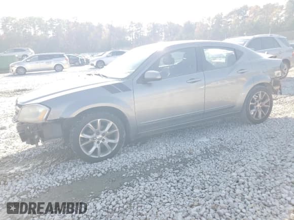 ✅ 2013 Dodge Avenger R/T • VIN: 1C3CDZBG7DN590758 • Lot: 81854594. Wystawiony na Copart z przebiegiem 210 303 mil. Bezpłatny archiwum sprzedaży aukcyjnych z USA i szczegółowy raport historii pojazdu na DreamBid. Zdjęcie 1.