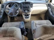 ✅ 2001 Toyota Highlander • VIN: JTEHF21A510008967 • Lot: 71216425. Wystawiony na Copart z przebiegiem 160 717 mil. Bezpłatny archiwum sprzedaży aukcyjnych z USA i szczegółowy raport historii pojazdu na DreamBid. Zdjęcie 8.