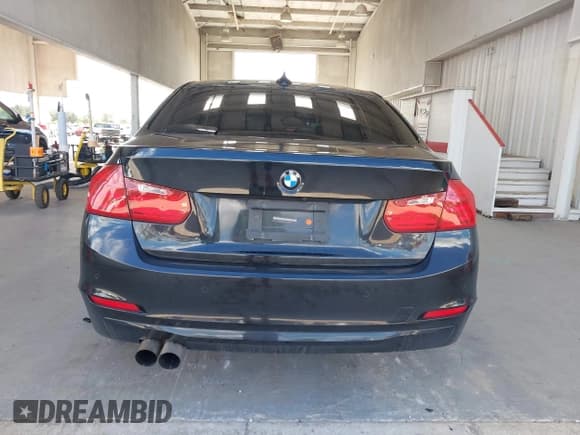 ✅ 2015 BMW 3 Series 328i • VIN: WBA3A5G56FNS84221 • Лот: 43532386. Опубликован ранее на IAAI с пробегом 99 395 миль. Бесплатный доступ к архиву аукционных продаж из США и подробный отчёт об истории автомобиля на DreamBid. Изображение 16.