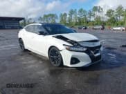 ✅ 2019 Nissan Maxima SV • VIN: 1N4AA6AV0KC372637 • Lot: 43392018. Wystawiony na IAAI z przebiegiem 99 248 mil. Bezpłatny archiwum sprzedaży aukcyjnych z USA i szczegółowy raport historii pojazdu na DreamBid. Zdjęcie 1.