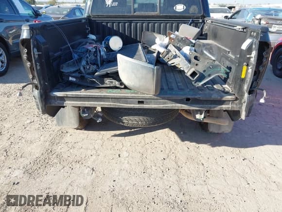 ✅ 2015 Toyota Tacoma PreRunner • VIN: 3TMJU4GN9FM180439 • Lot: 43430077. Listed on IAAI with 181,210 mi. Free auction sales archive from the USA and detailed vehicle history report at DreamBid. Image 17.