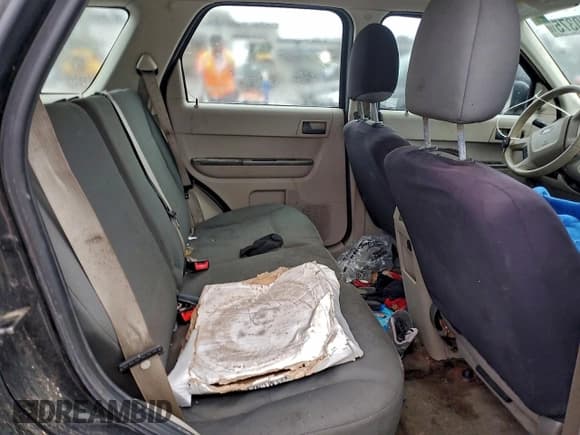 ✅ 2011 Ford Escape XLS • VIN: 1FMCU0C71BKB21388 • Лот: 95890375. Опубликован ранее на Copart с пробегом Не указан. Бесплатный доступ к архиву аукционных продаж из США и подробный отчёт об истории автомобиля на DreamBid. Изображение 11.