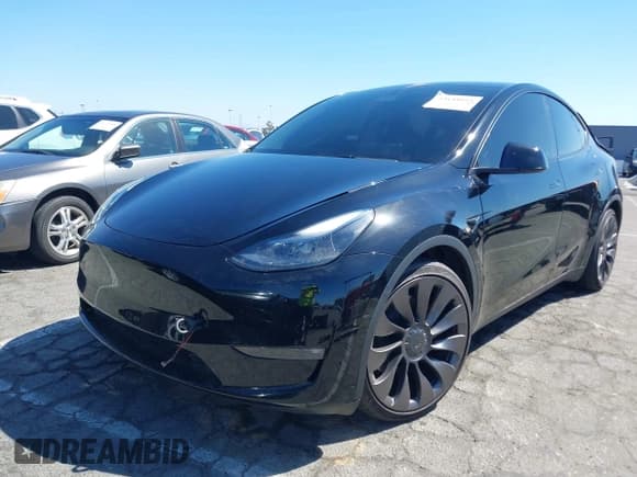 ✅ 2023 Tesla Model Y Performance • VIN: 7SAYGDEF9PF635882 • Lot: 43148094. Wystawiony na IAAI z przebiegiem 29 215 mil. Bezpłatny archiwum sprzedaży aukcyjnych z USA i szczegółowy raport historii pojazdu na DreamBid. Zdjęcie 19.