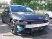 2024 Hyundai Sonata SEL z VIN KMHL64JA1RA411582, wystawiony jako IAAI lot #43092557 z przebiegiem 14 411 mil mil oraz . Historia ofert i sprzedaży dostępna na DreamBid. Obrazek 1.