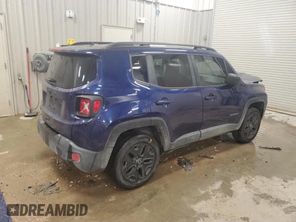 ✅ 2018 Jeep Renegade Upland • VIN: ZACCJBAB6JPJ06774 • Lot: 84710835. Wystawiony na Copart z przebiegiem 105 702 mil. Bezpłatny archiwum sprzedaży aukcyjnych z USA i szczegółowy raport historii pojazdu na DreamBid. Zdjęcie 3.