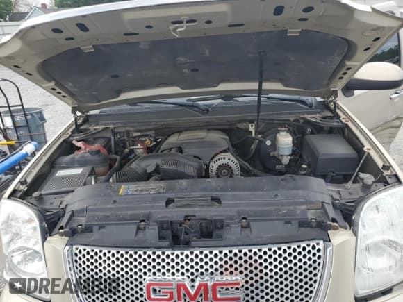 ✅ 2008 GMC Yukon XL • VIN: 1GKFC66858J250345 • Lot: 52956125. Listed on Copart with 217,560 mi. Free auction sales archive from the USA and detailed vehicle history report at DreamBid. Image 13.