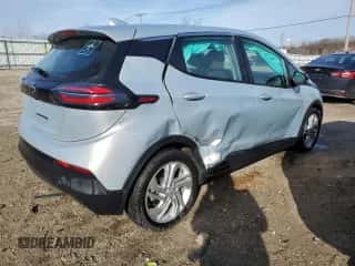 2023 Chevrolet Bolt EV 1LT z VIN 1G1FW6S04P4188588, wystawiony jako Copart lot #43086144 z przebiegiem Nie podano mil oraz . Historia ofert i sprzedaży dostępna na DreamBid. Obrazek 3.