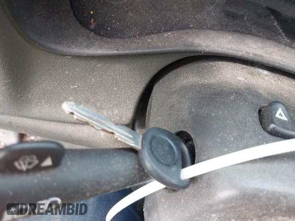 ✅ 2004 Chevrolet Silverado 1500 LS • VIN: 1GCEK19T34E275843 • Lot: 43444299. Wystawiony na IAAI z przebiegiem 162 652 mil. Bezpłatny archiwum sprzedaży aukcyjnych z USA i szczegółowy raport historii pojazdu na DreamBid. Zdjęcie 11.